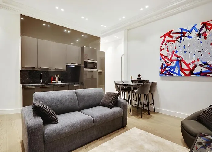 Pick A Flat\'S Apartment In Triangle D\'Or - Pierre 1Er De Serbie