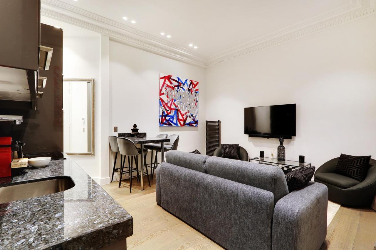 Pick A Flat's In Triangle D'or - Pierre 1er De Serbie Appartement Parijs